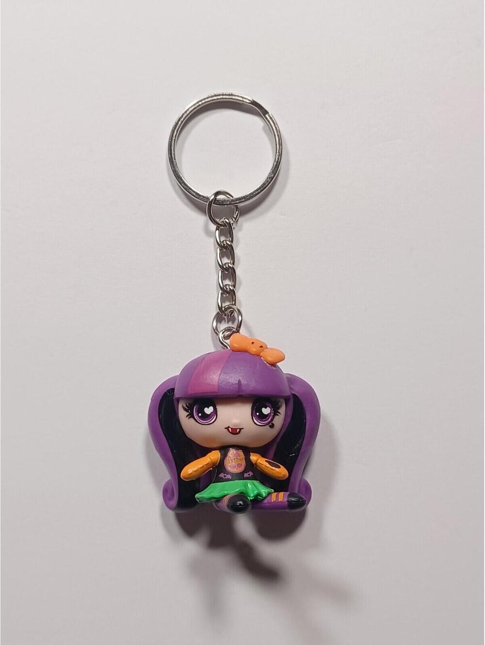 Monster High Minis Halloween Ghouls Draculaura Mini Figure Keychain